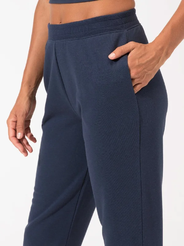 Women's Invincible Fleece Jogger