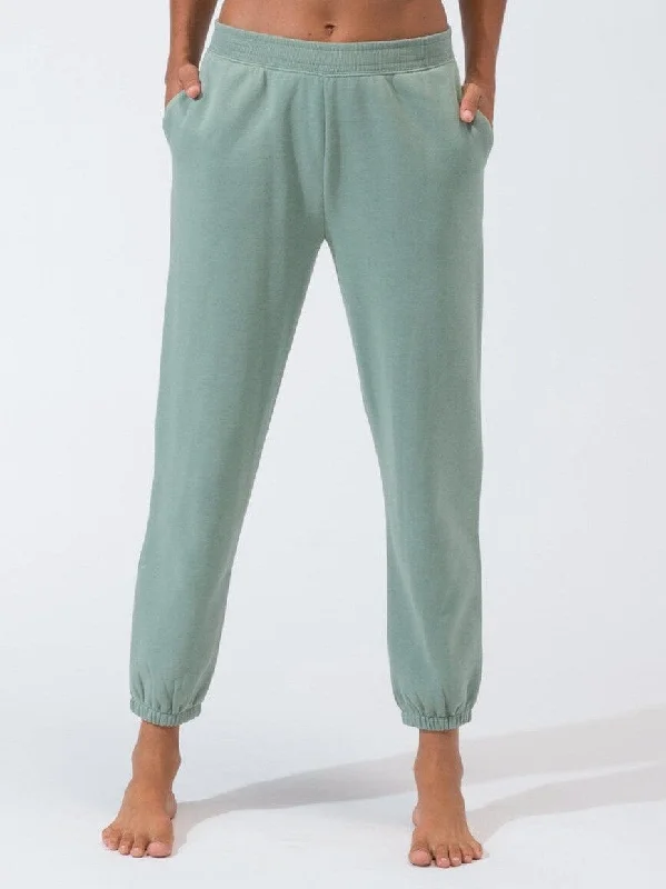 Women's Invincible Fleece Jogger