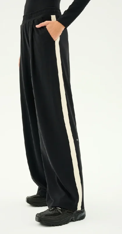 LUCA AIRWEIGHT TROUSER WITH STRIPE