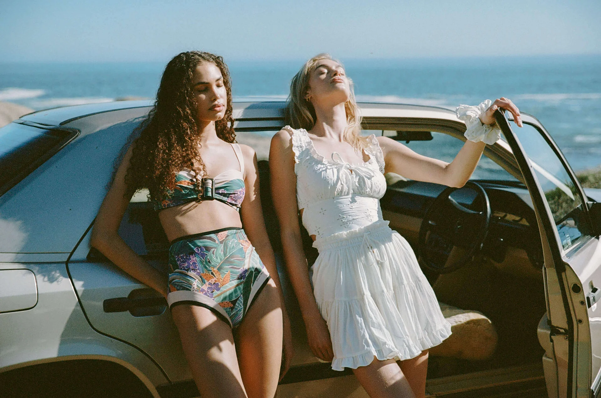  Classic Popular Swimsuit