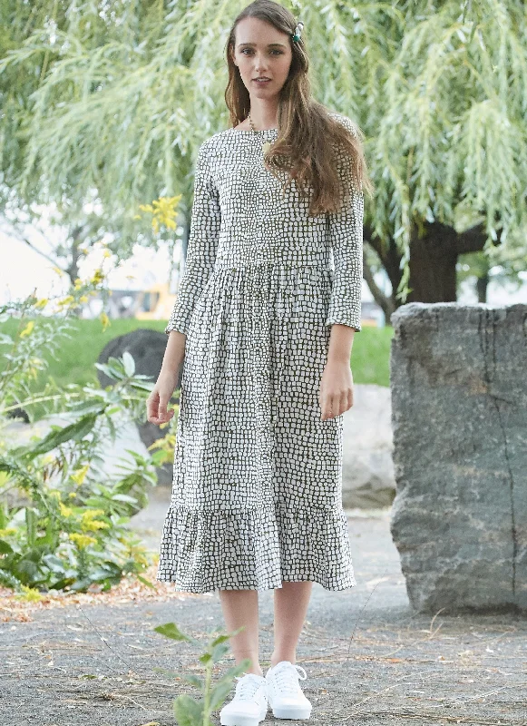 McCall's 8085 Dresses sewing pattern #SiellaMcCalls