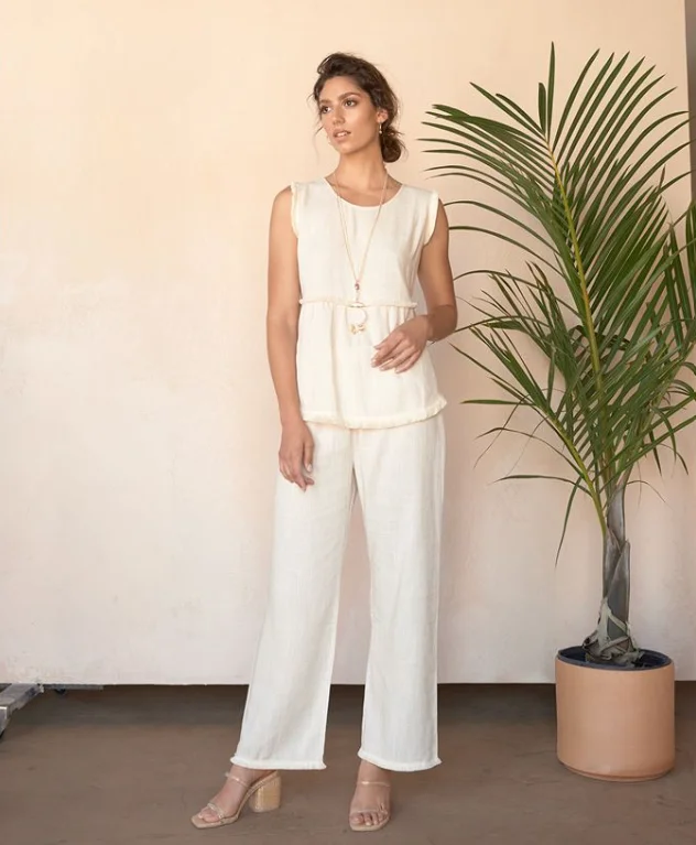 COCO & CARMEN RUNWAY LINEN FRINGE NATURAL TANK